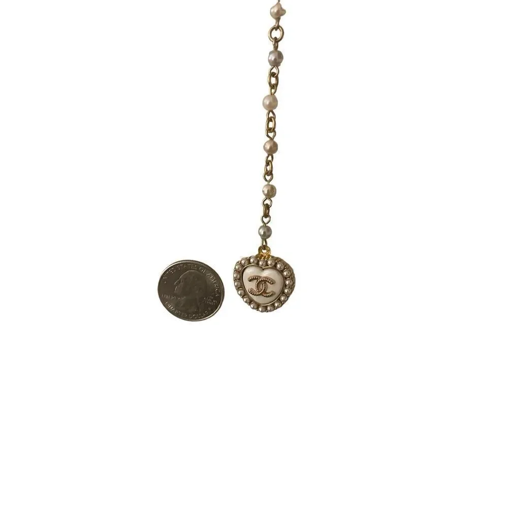 C*h*a*n*e*L Faux Pearl Choker - Picture 4 of 5